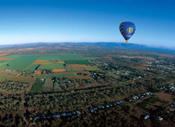 Hot air ballooning over Mareeba - Image courtesy of Tourism Queensland